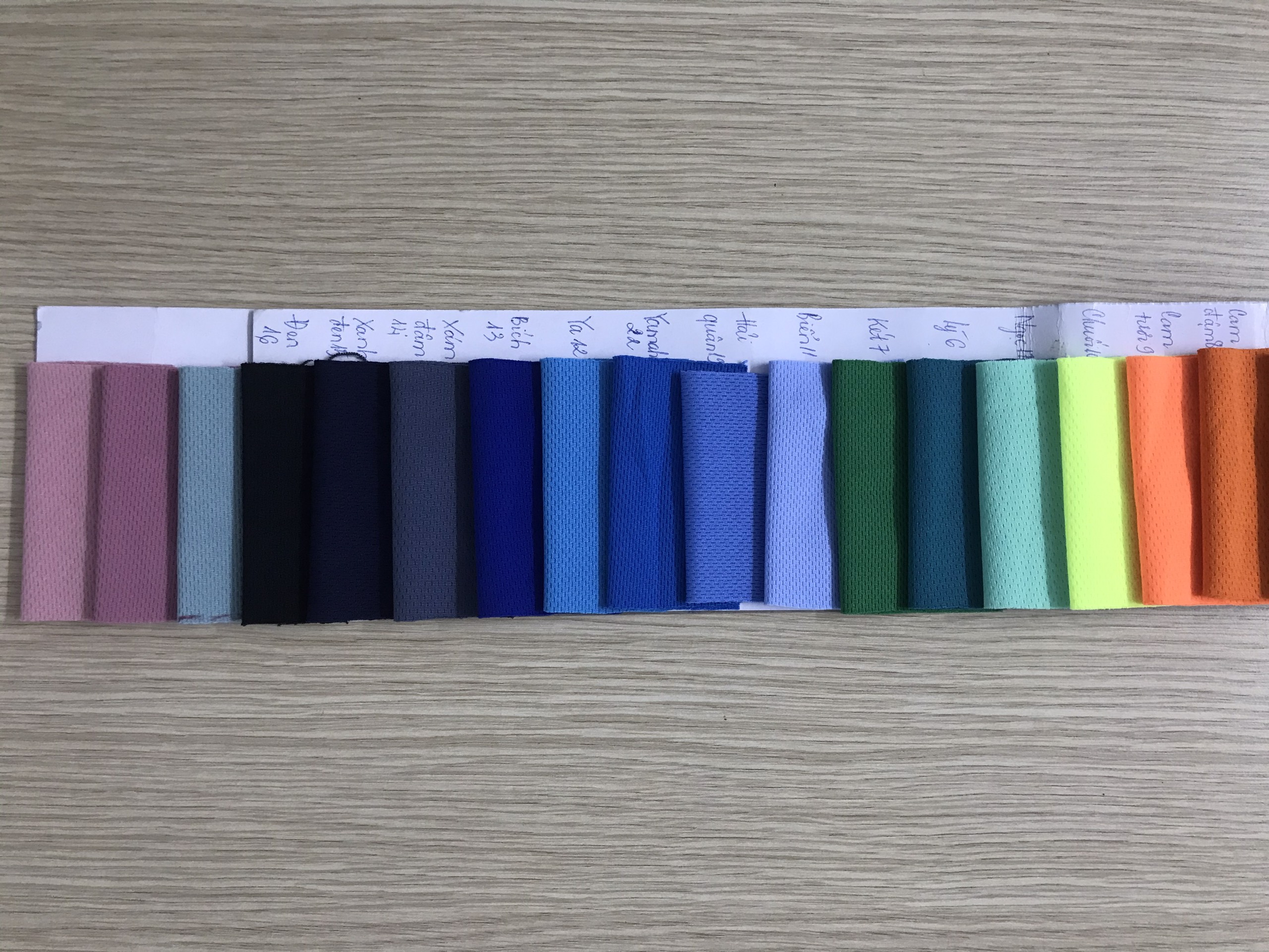 bảng màu vải mè poly (hình chụp thực tế)
